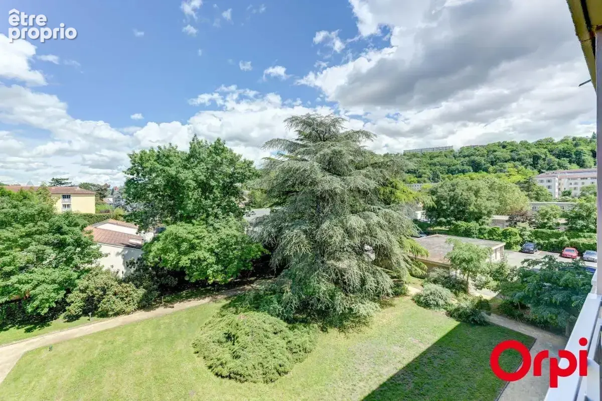A vendre - appartement T4 de plus de 82 m2 avec une place privative - photo 9