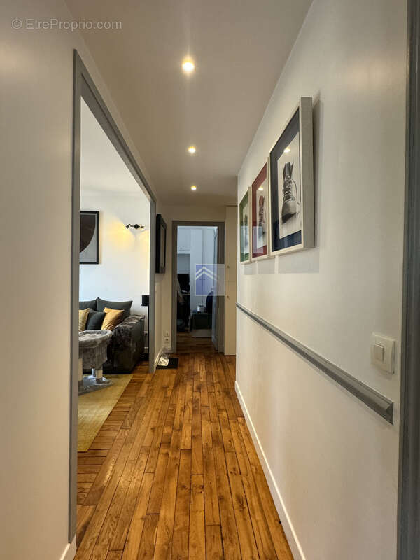 Appartement à COURBEVOIE