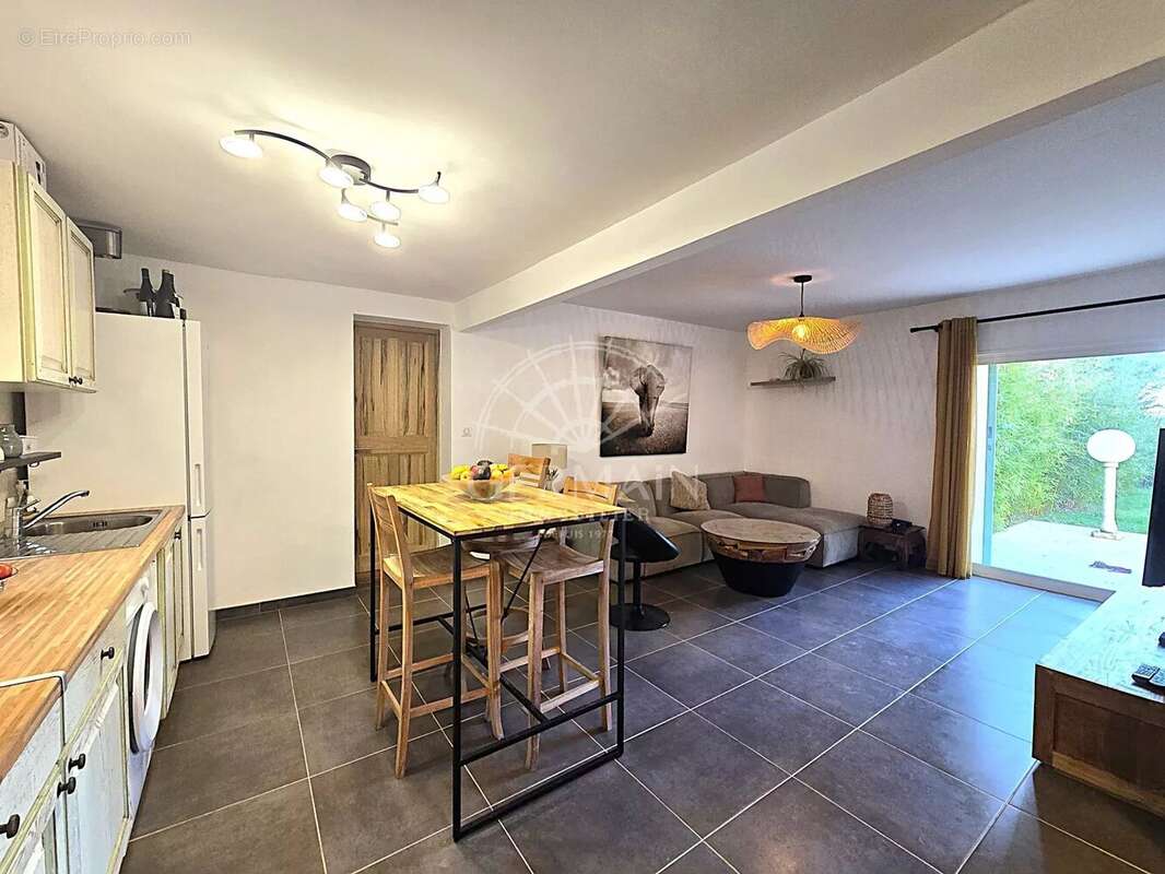 Maison à L&#039;ISLE-SUR-LA-SORGUE