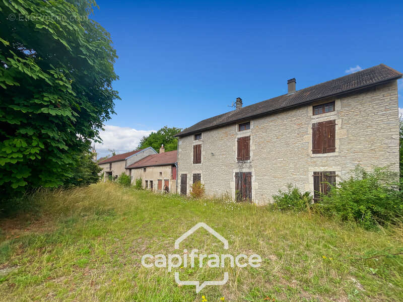 Ensemble immobilier à rénover - photo 8