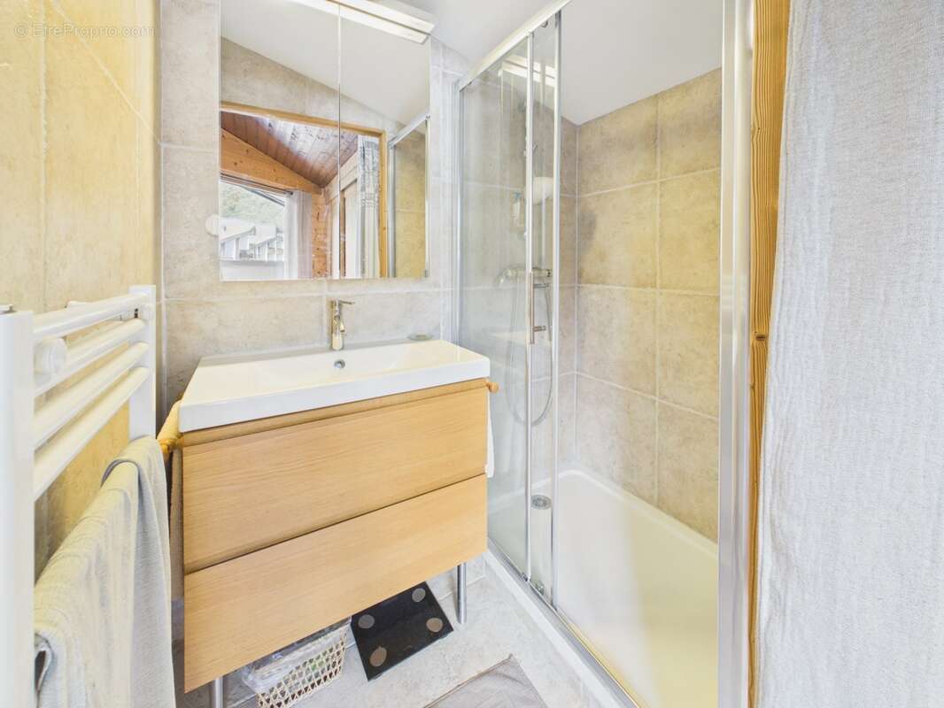 Haute Savoie (74), à vendre SAMOENS - Domaine skiable Grand Massif - Appartement T4 duplex - photo 9