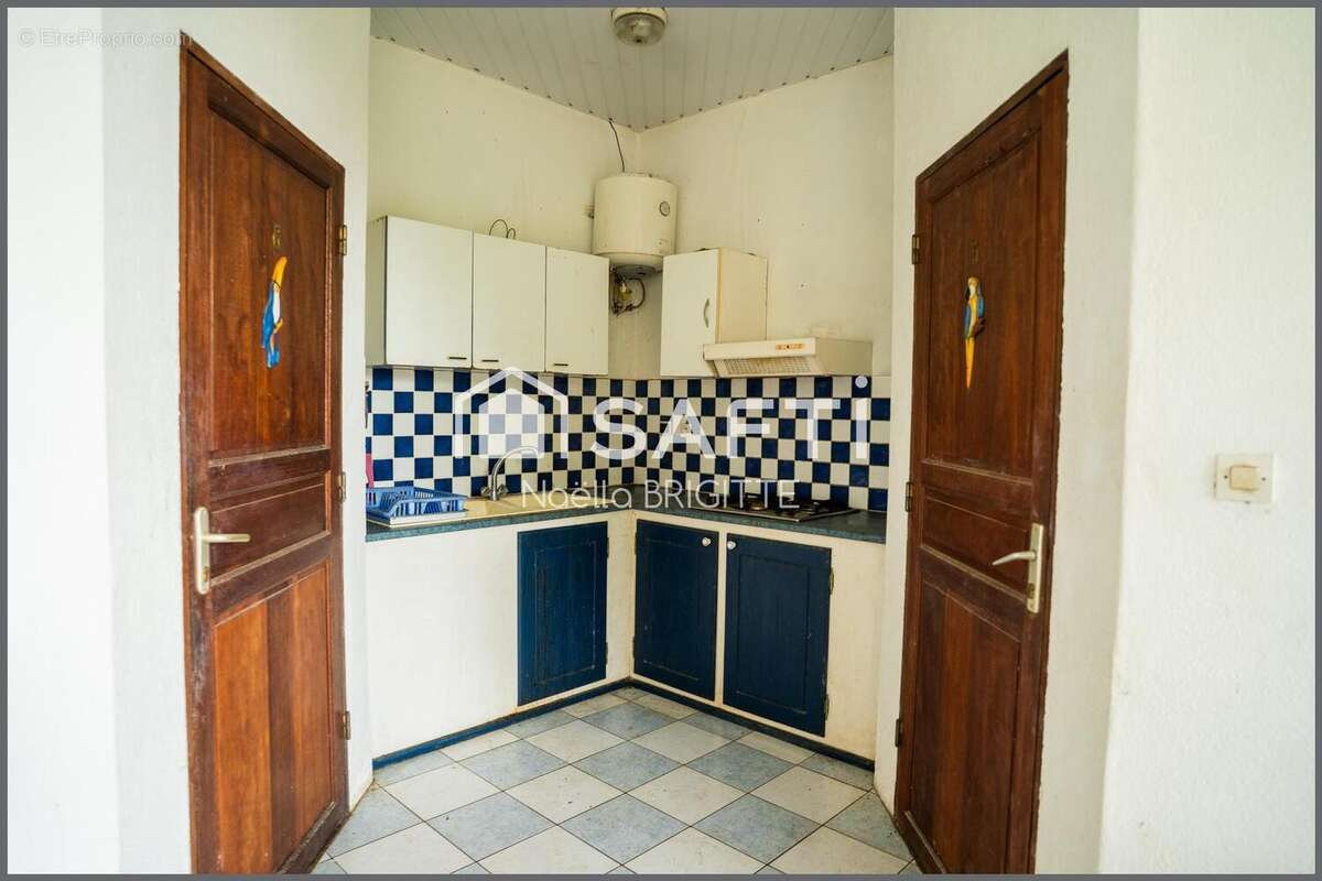 Photo 4 - Appartement à REMIRE-MONTJOLY