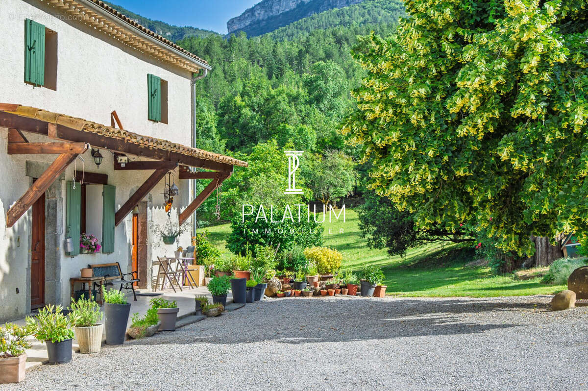 Maison 210 m² à Noyers-Sur-Jabron  - photo 4