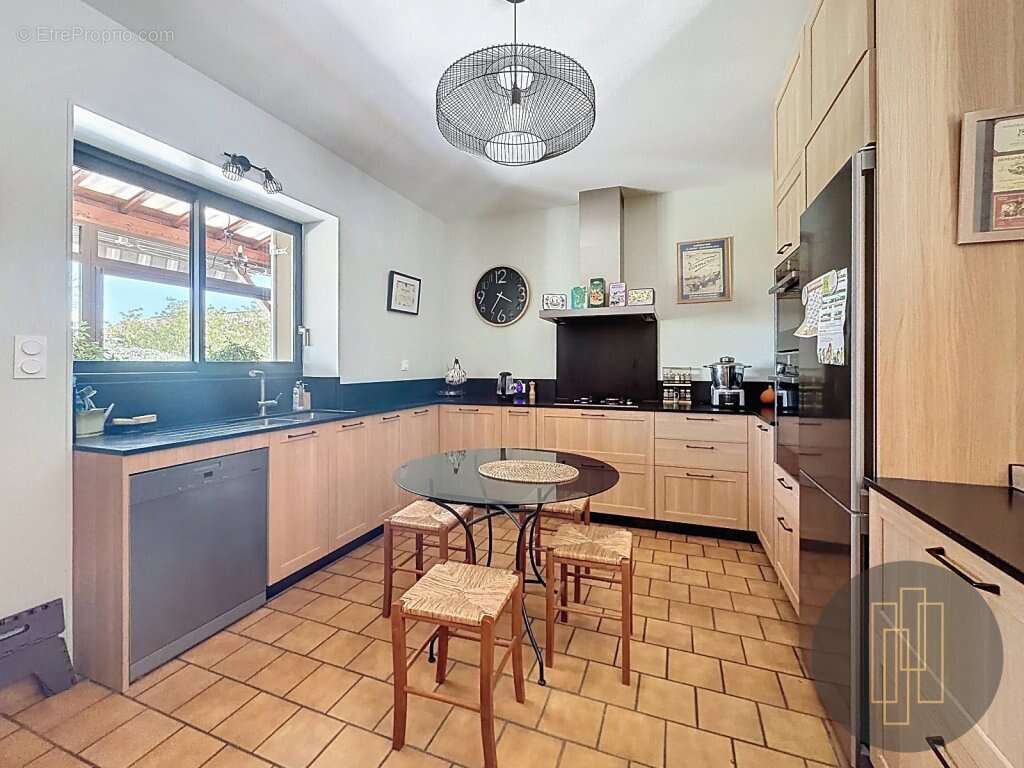 Maison à POUILLY-LE-MONIAL