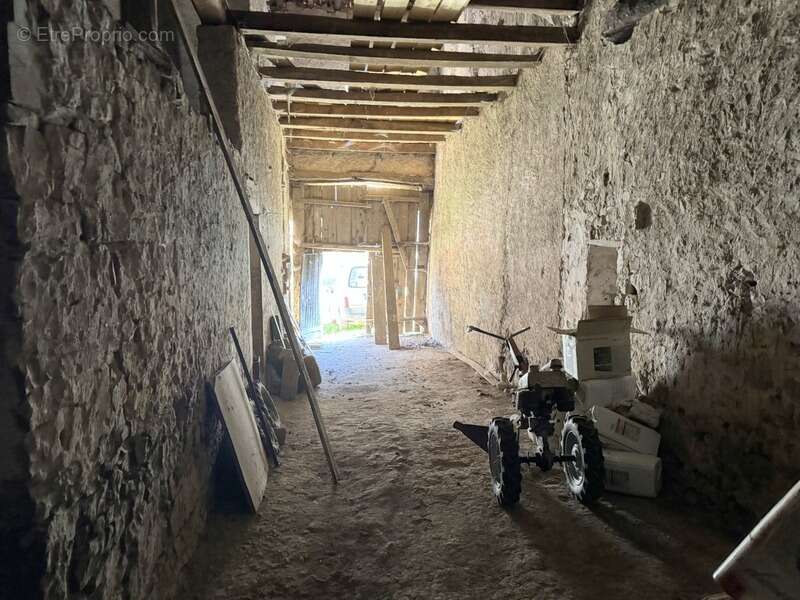 Maison à SAINT-BOINGT