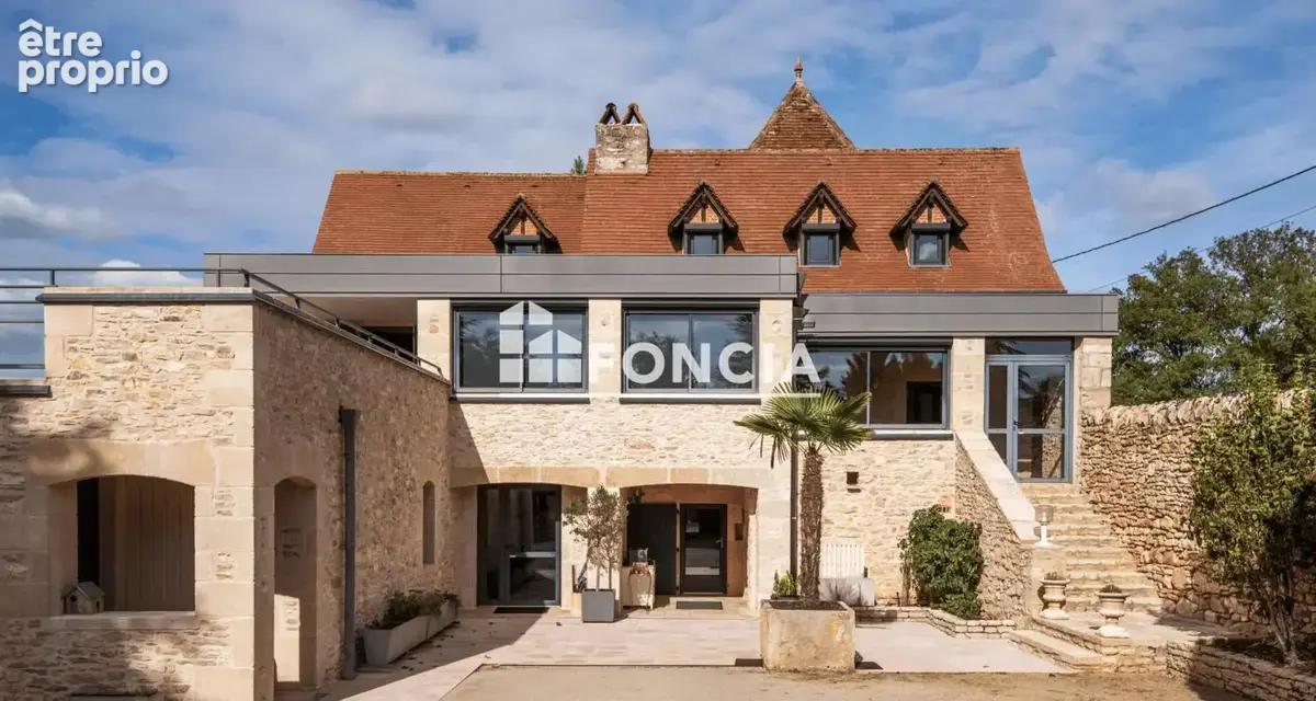 Propriété quercynoise d’exception — 249 m² habitables, piscine et 4,3 hectares, à 4 km de Villeneuve d’Aveyron - photo 8