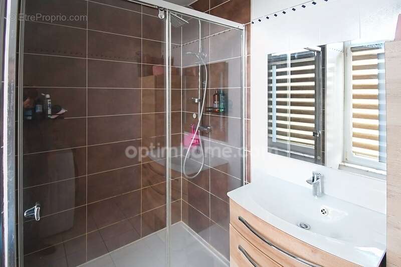 Appartement à LONGLAVILLE