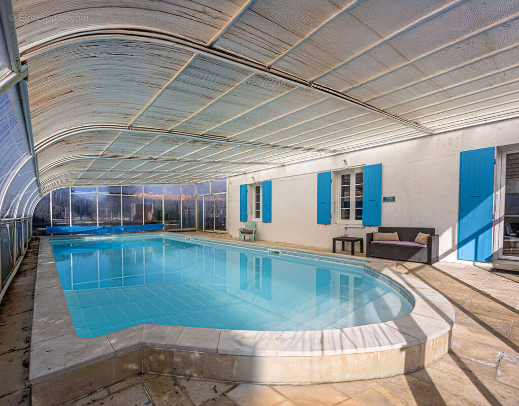 Maison à MORNAC-SUR-SEUDRE