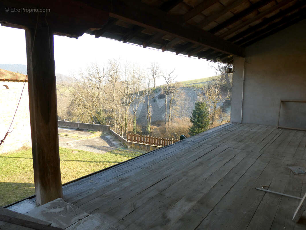 Maison à SAINT-LAURENT-DE-CHAMOUSSET