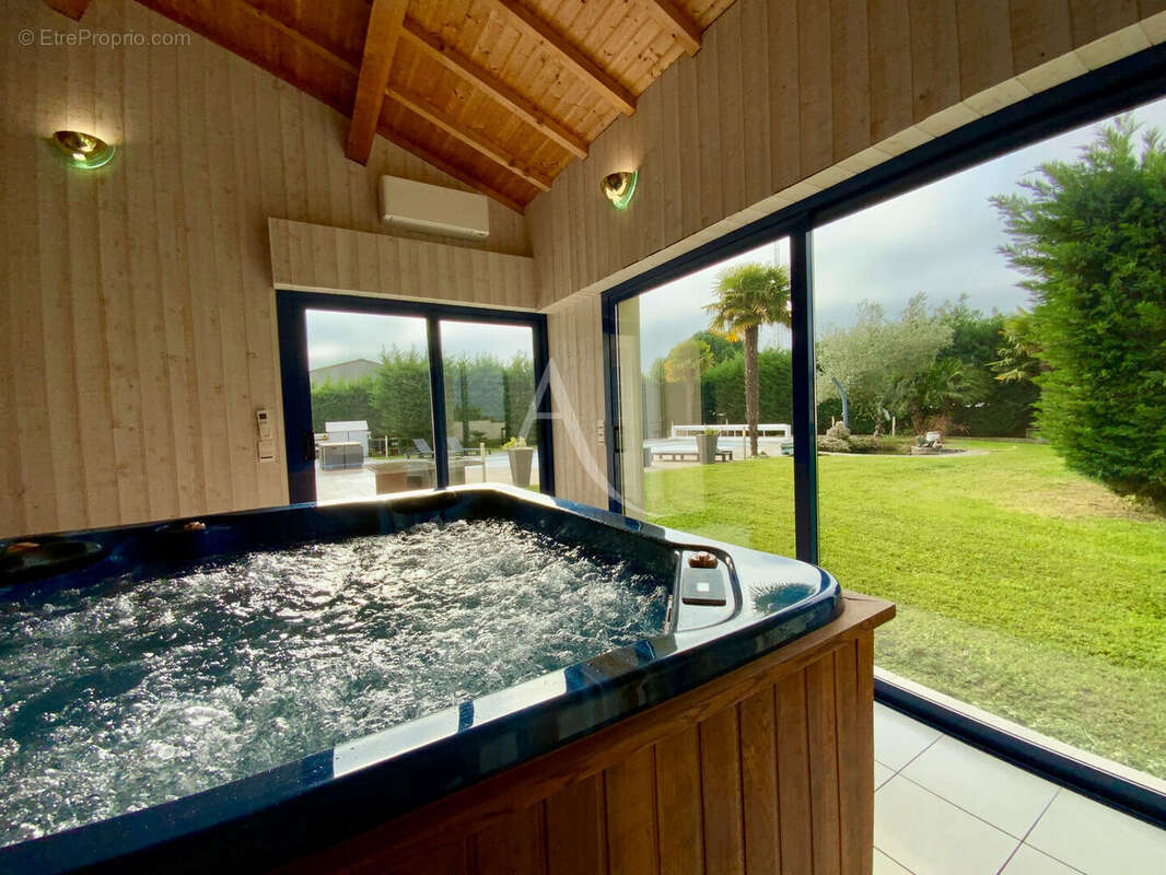 Maison à SAINT-SAVINIEN