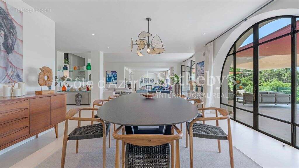 Villa contemporaine de luxe avec vue mer, 7 chambres, piscine et spa à vendre à Ramatuelle - photo 9