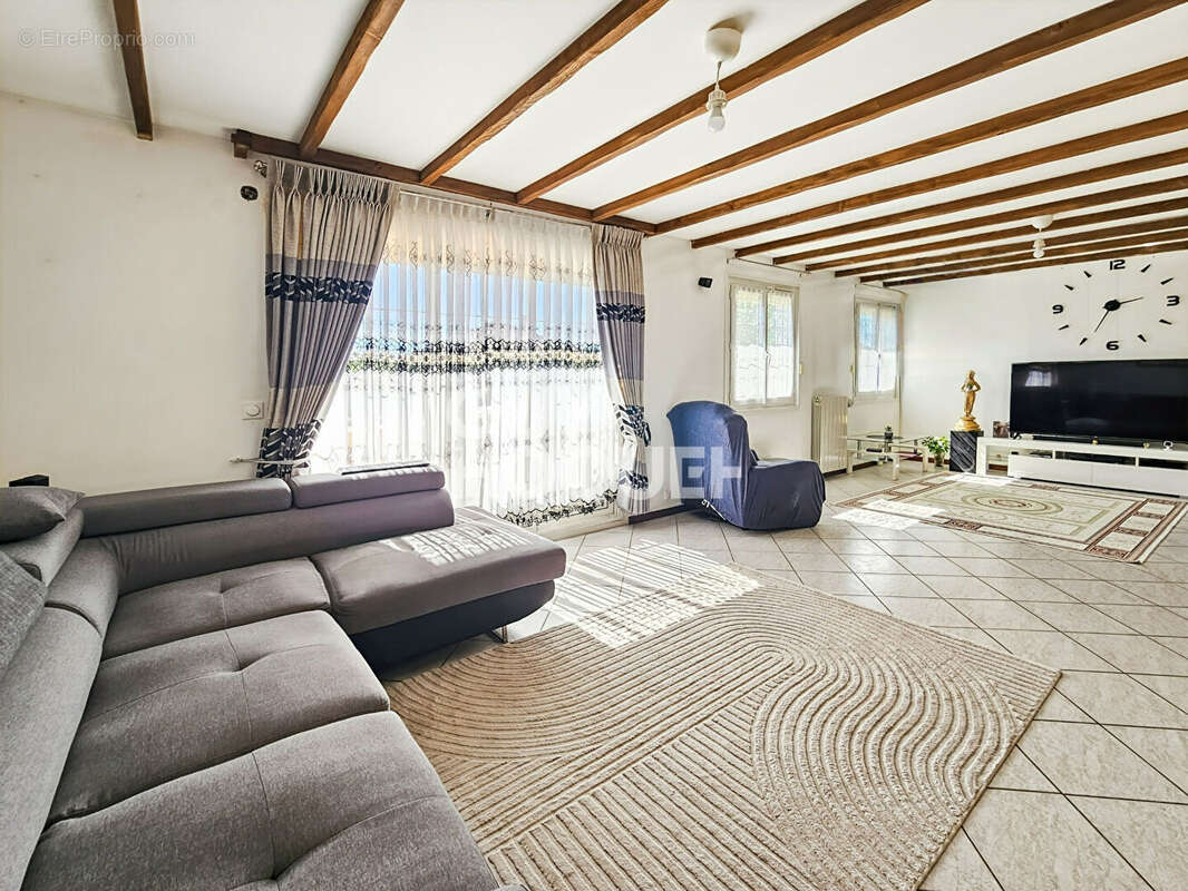 Maison à FONTENAY-TRESIGNY