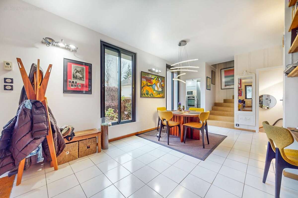 Maison à SAINT-MAUR-DES-FOSSES