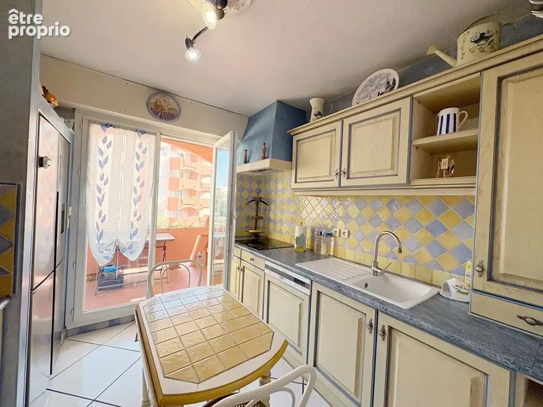 HYERES - Appartement T3 - Parking - Ascenseur - photo 4