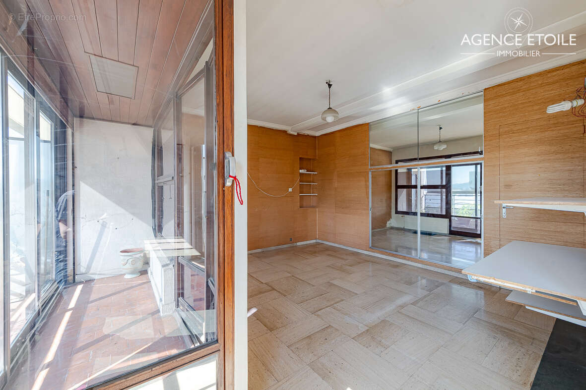 Appartement à MARSEILLE-8E