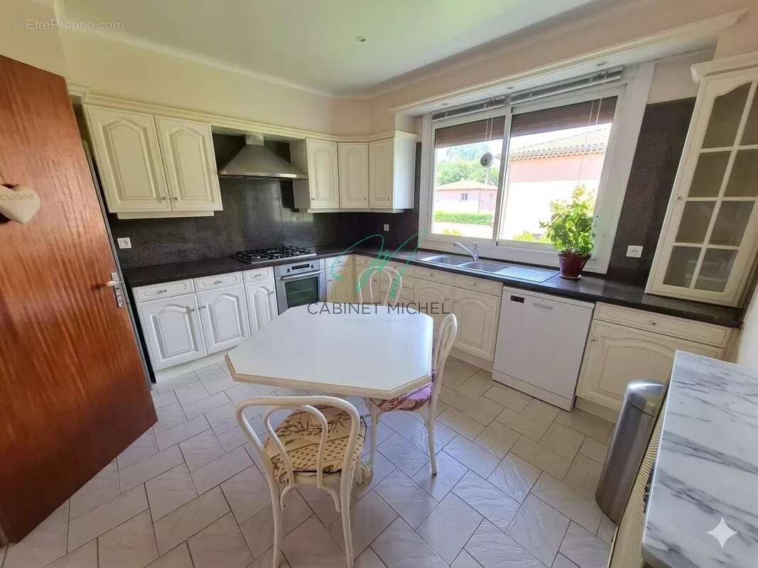 Maison à ROQUEFORT-LES-PINS