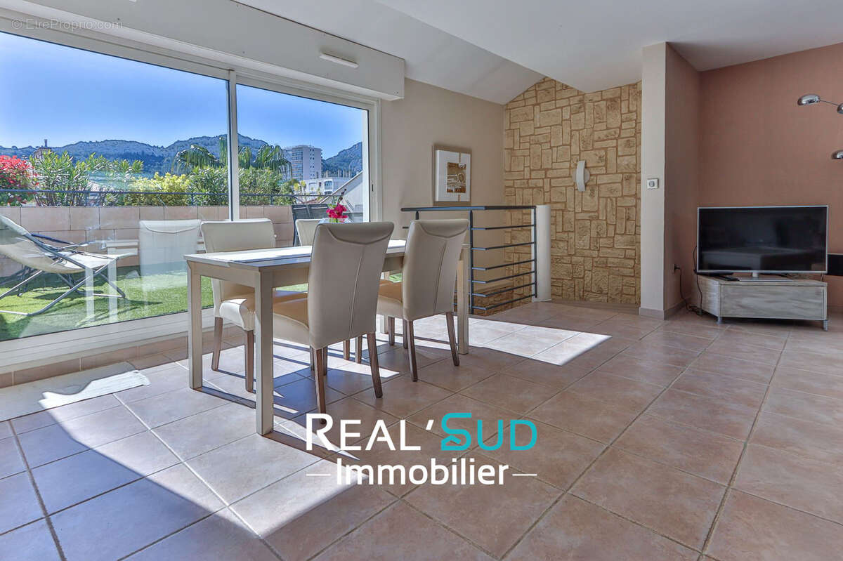 Appartement à MARSEILLE-8E