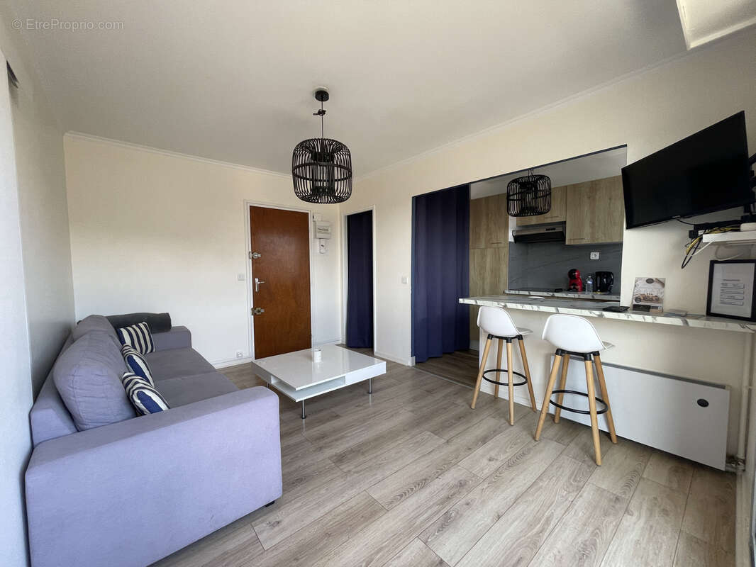 50m plage ! superbe 2 pieces entierement renove + cave + parking - photo 4