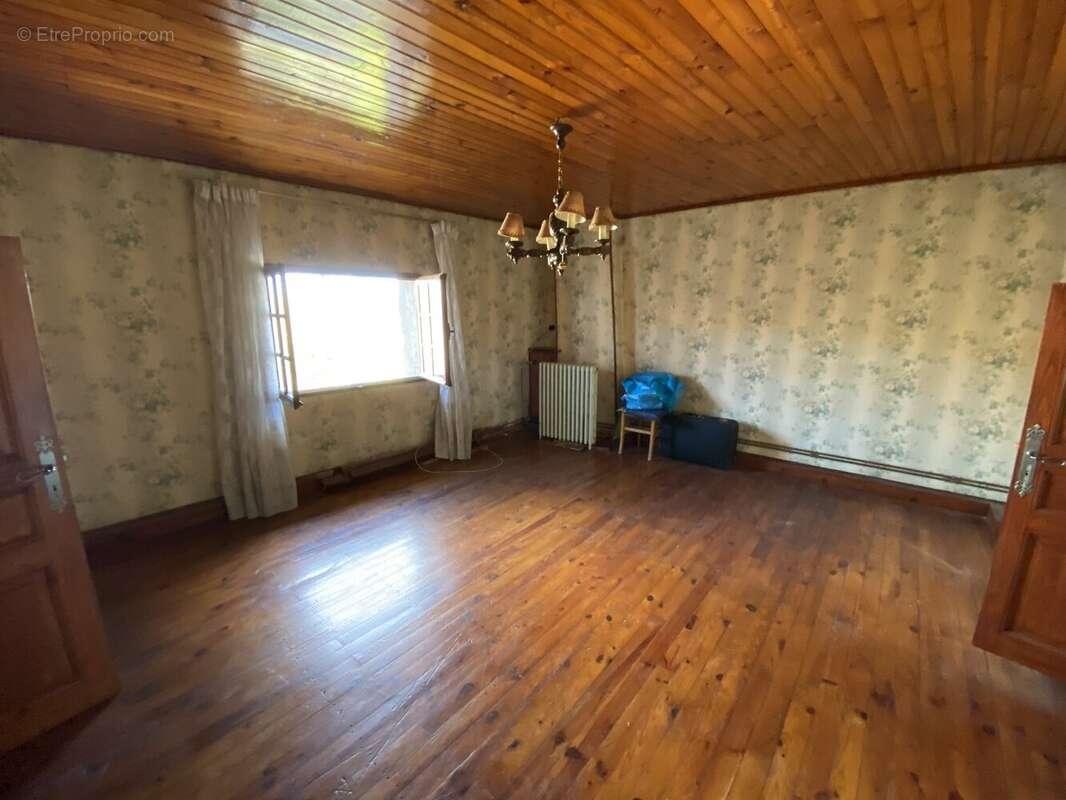 Maison à ALLEGRE-LES-FUMADES