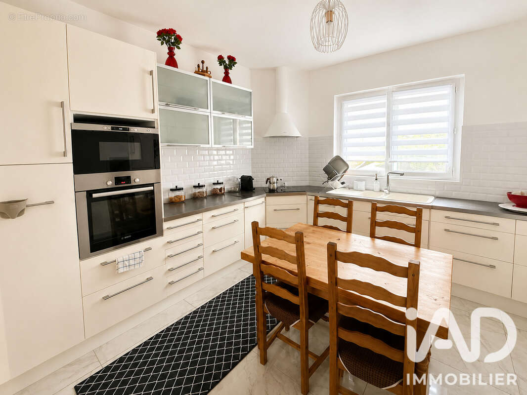 Maison 192 m² à Libourne  - photo 8