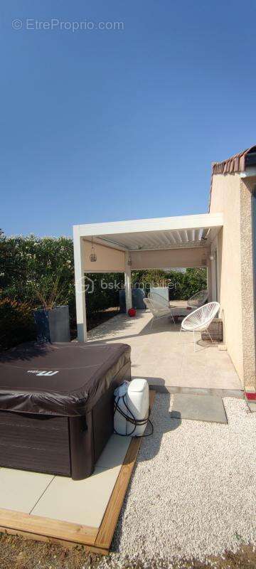 Maison à LACROIX-FALGARDE