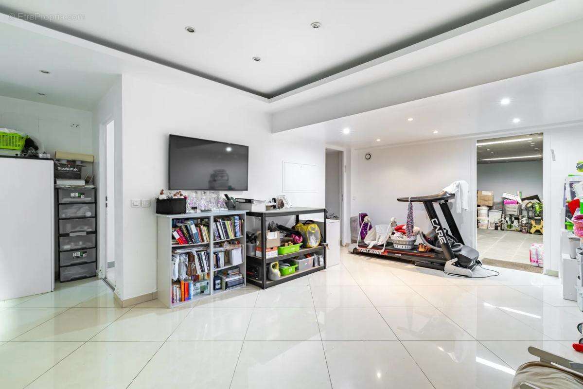 Maison de 10 pièces de 228 m² à Sarcelles - photo 12