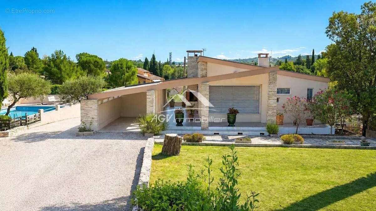 Maison d 'architecte de 200 m² habitable - piscine - 2540m² de terrain - 2 logements - photo 26