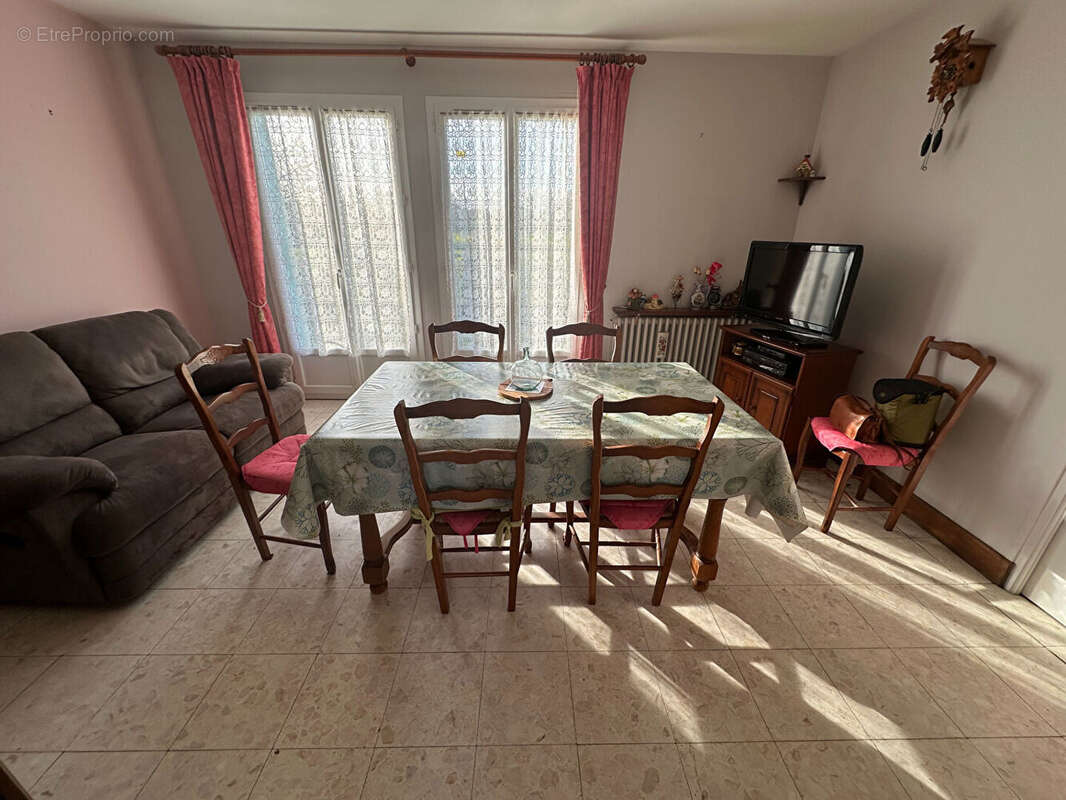 Maison à BELLOU-SUR-HUISNE