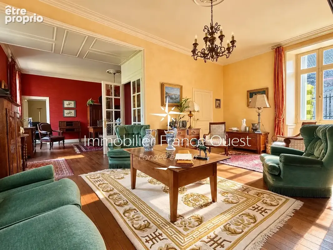 Élégante maison bourgeoise avec jardin au cœur de Candé (49) - photo 13