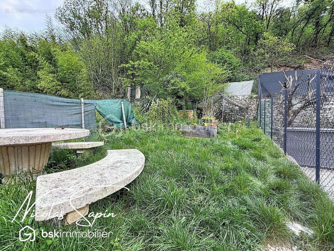 Maison à VARCES-ALLIERES-ET-RISSET