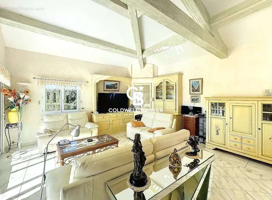 Maison à LES ISSAMBRES