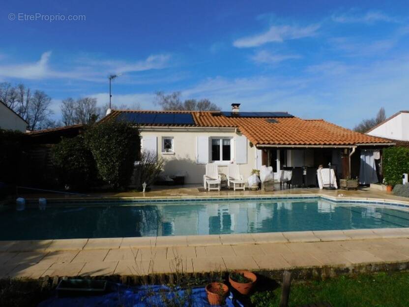 Maison à SAINTES