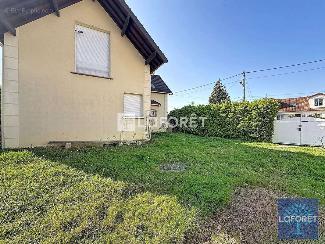 Maison à VIGNEUX-SUR-SEINE