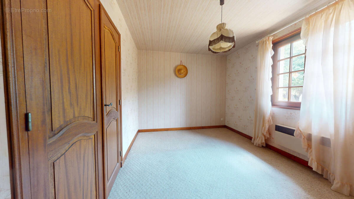 Maison de 1985 sur sous-sol complet avec grand terrain - photo 13