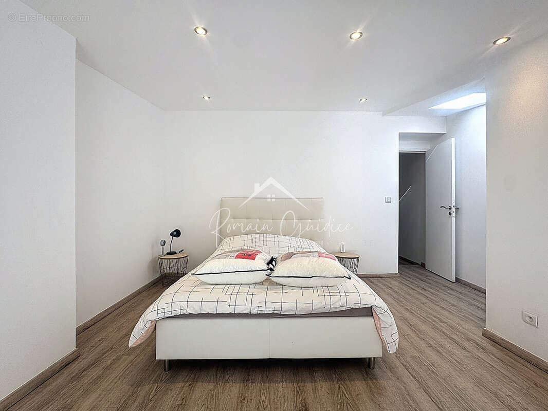 Maison à SAINT-GEORGES-DE-LUZENCON