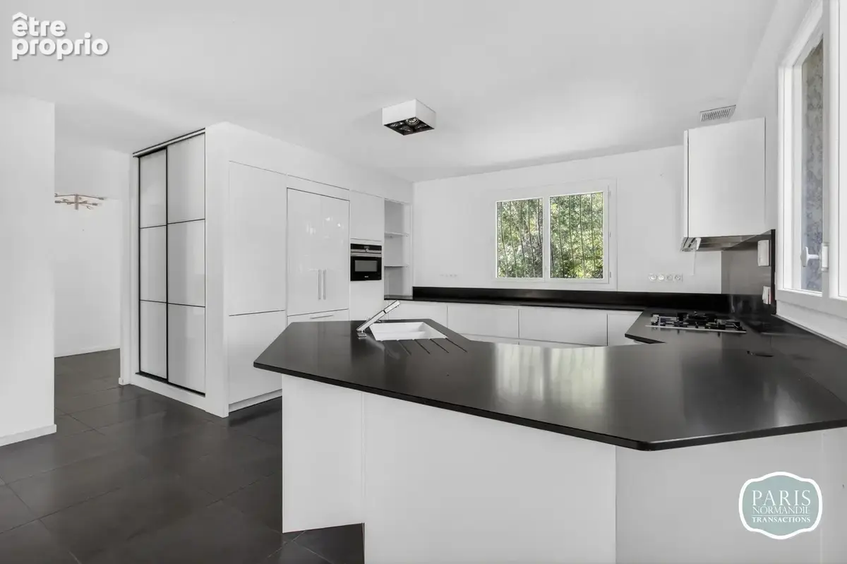 Vends maison familiale -  272,64m2 - Saint-Germain-en-Laye / Fourqueux - photo 6