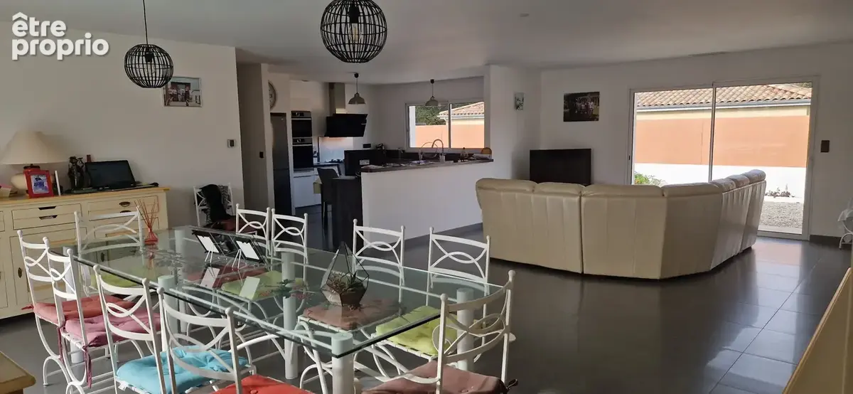 belle maison P.P avec garage double, Piscine, terrasses et jardin clos - photo 3
