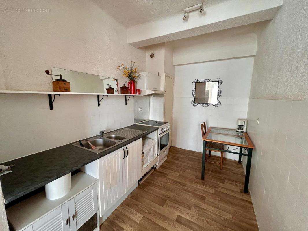A VENDRE : T3 60m2 - FREJUS - Centre Historique - photo 3