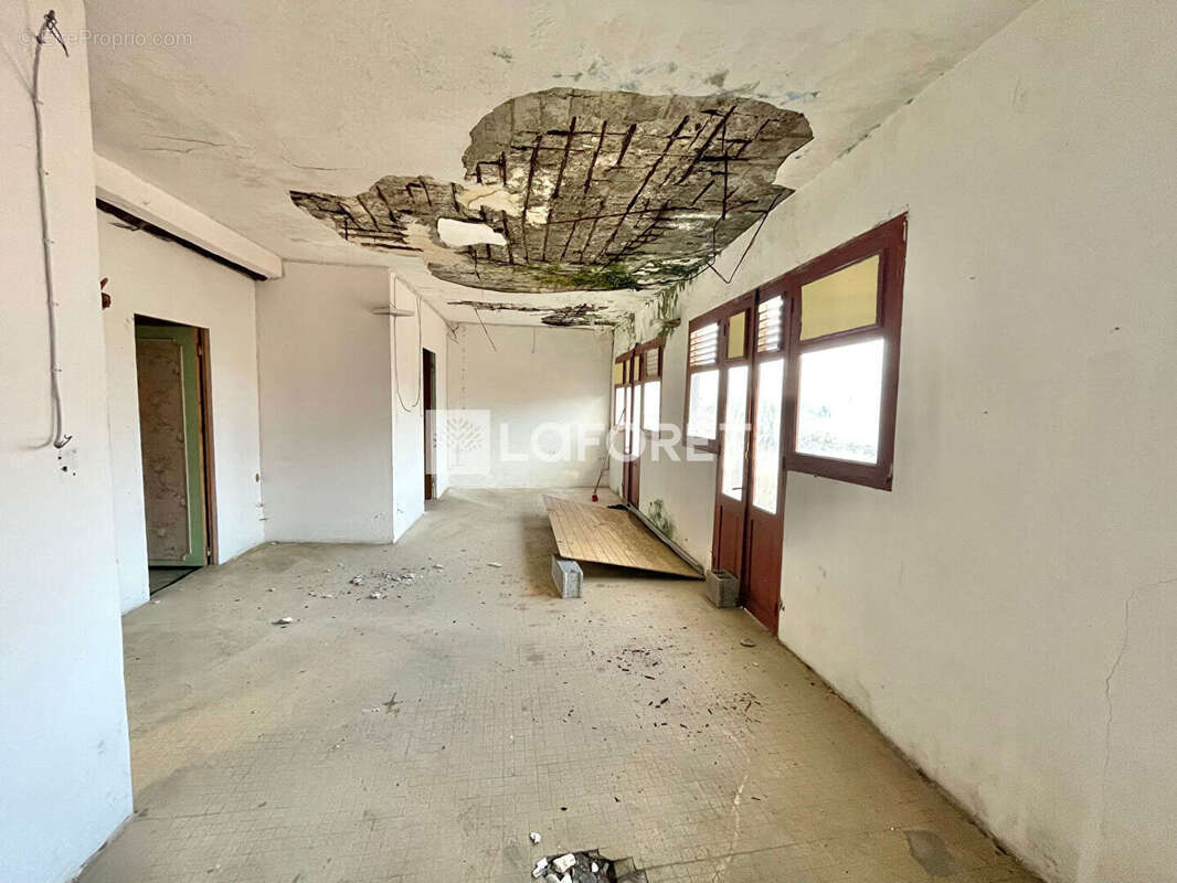 Maison à CAPESTERRE-BELLE-EAU