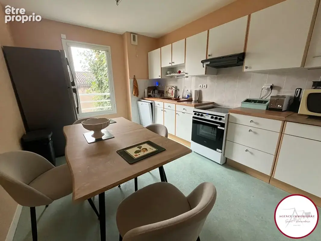 Appartement T3 lumineux avec ascenseur et parking -Saint-Amand-Montrond centre-ville - photo 2