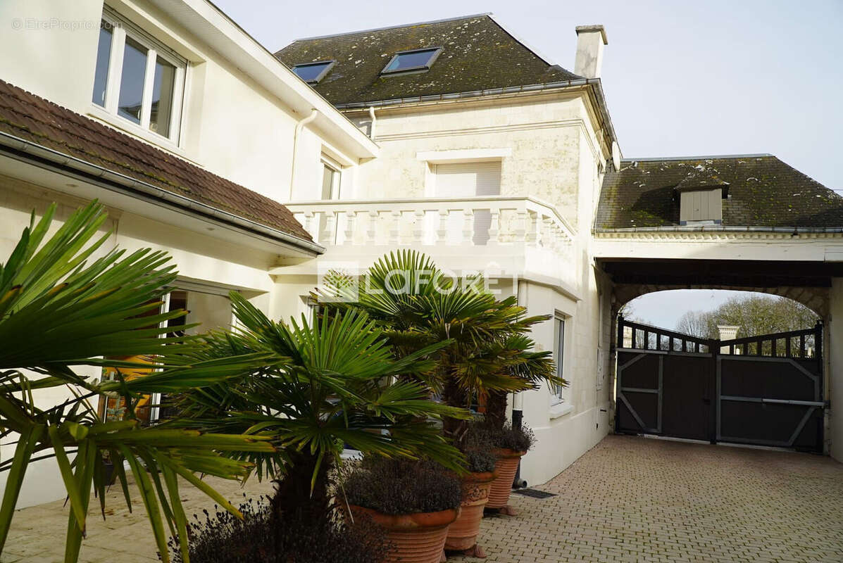 Maison à LATTRE-SAINT-QUENTIN