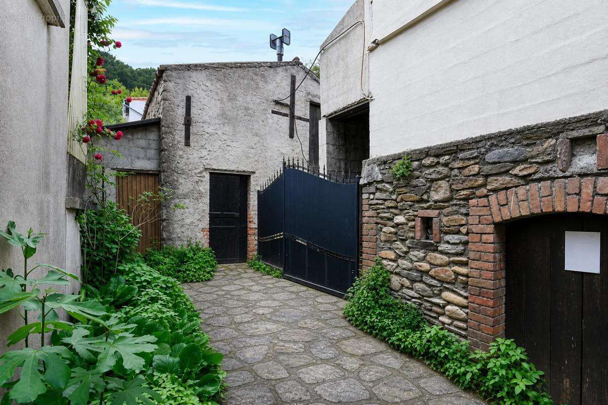 Maison de 7 pièces de 220 m² situé au Martinet - photo 15