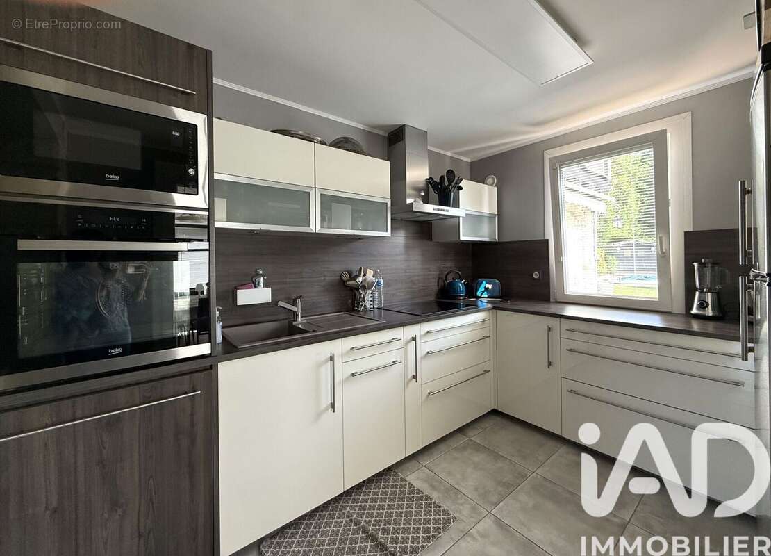 Maison 169 m² à Varennes  - photo 7