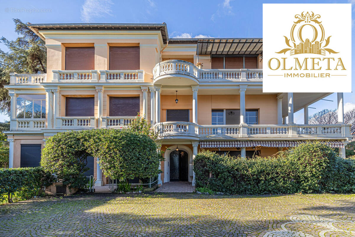 Appartement à ROQUEBRUNE-CAP-MARTIN