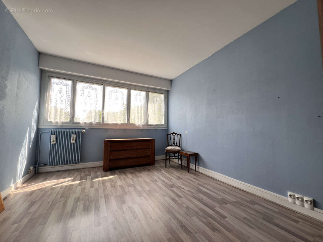 Appartement à VAUX-LE-PENIL
