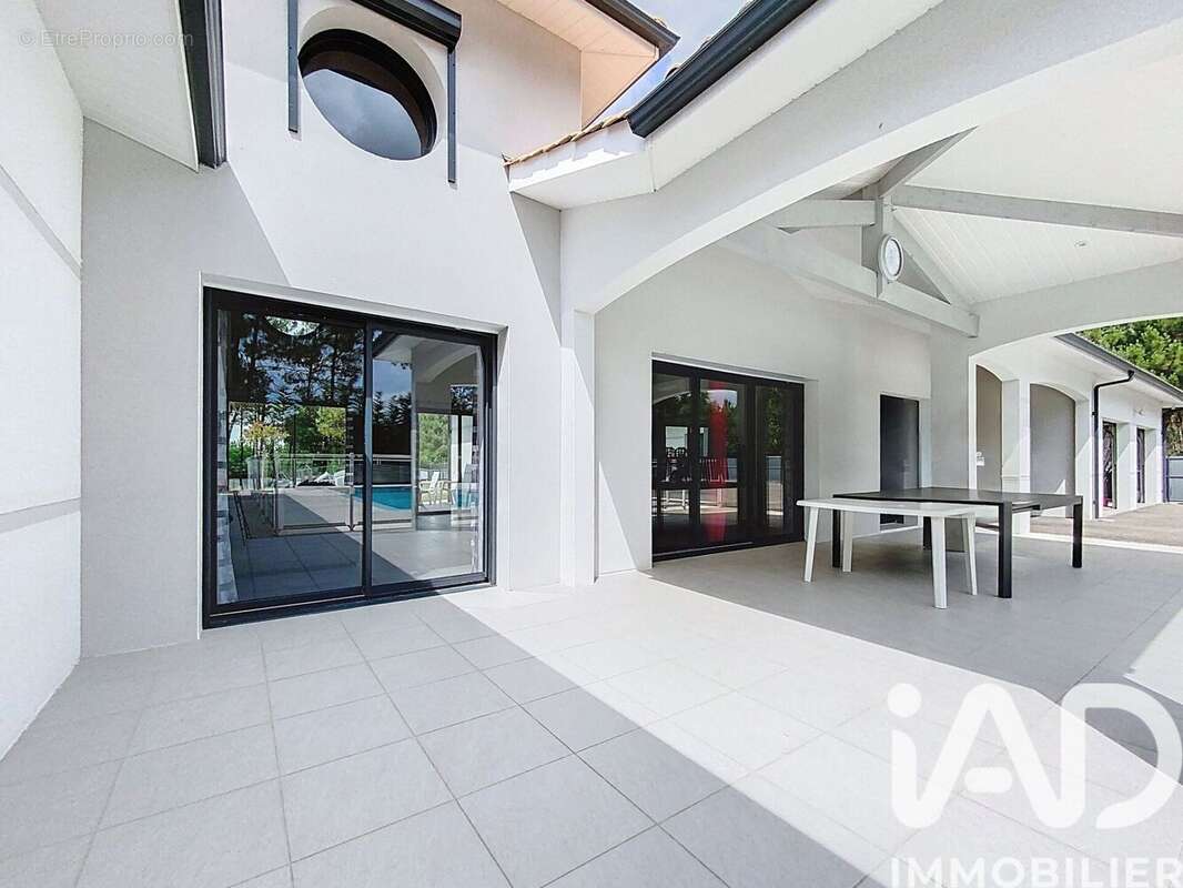 Maison 236 m² à Langon  - photo 7