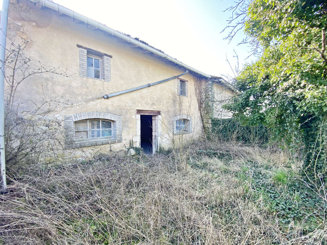 Parking à BROUSSEY-RAULECOURT