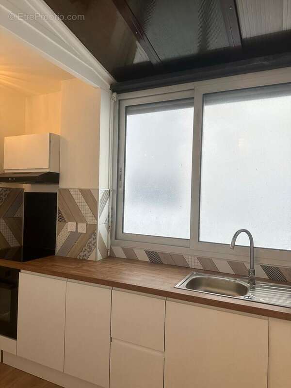 Cuisine toute équipée  - Appartement à NICE