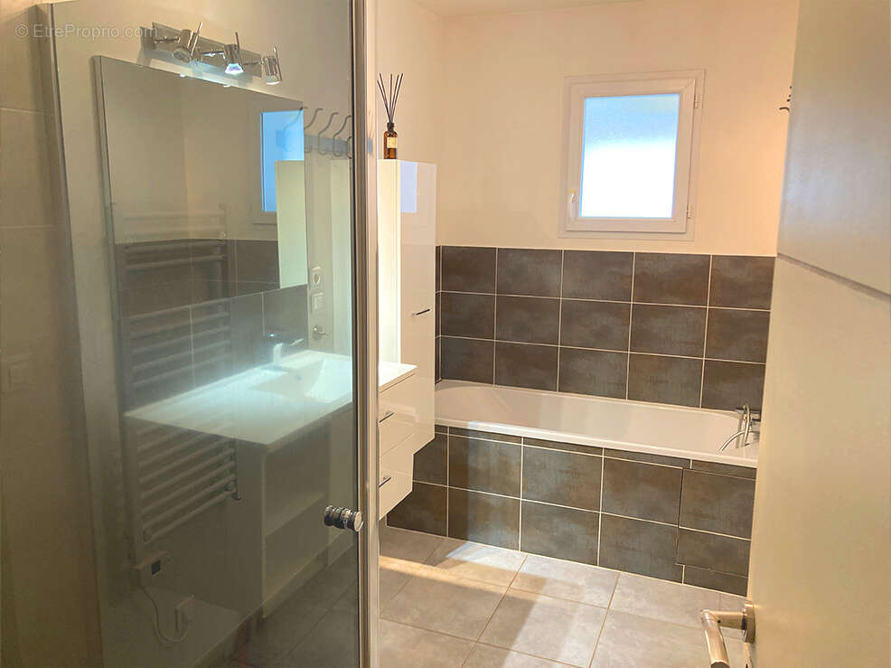 Maison à LA BEGUDE-DE-MAZENC