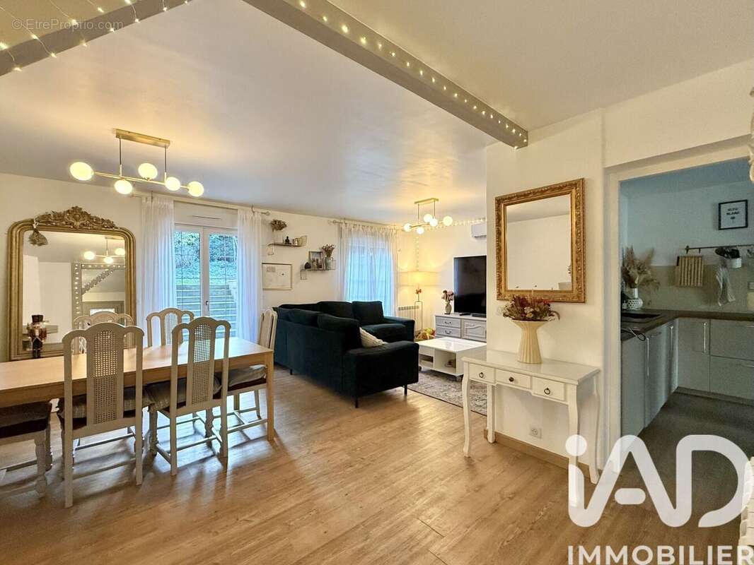 Photo 2 - Maison à LE COUDRAY-MONTCEAUX